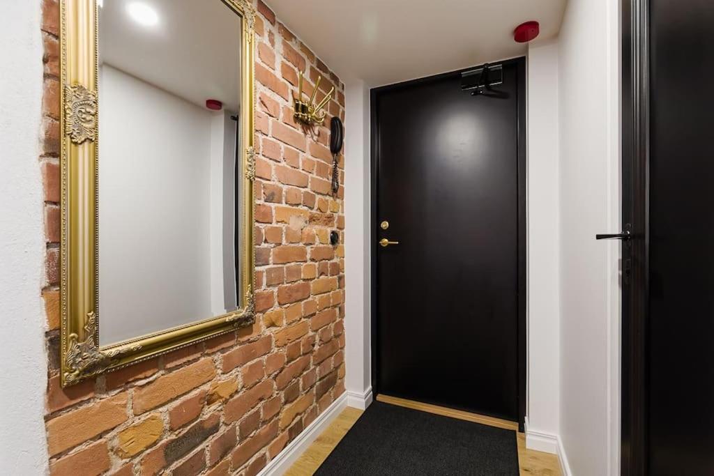 Loft Black And Red Korter Tallinn