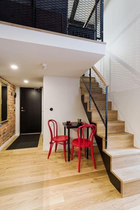 Loft Black And Red Korter